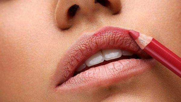 10. Selin Beauty'den, dudaklarını daha dolgun gösterecek bir dudak kalemi...