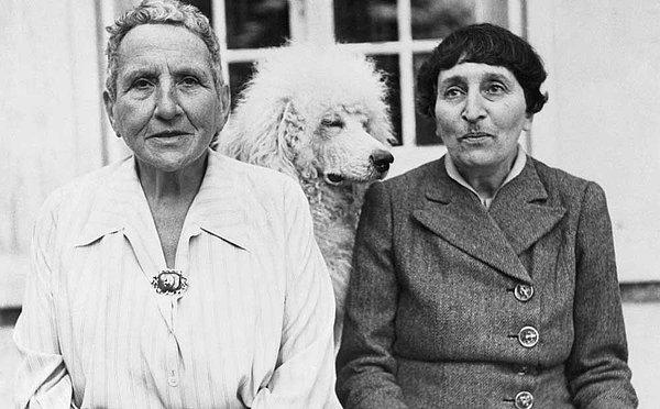 8- Modern sanata yeni bir soluk getiren çift: Gertrude Stein ve Alice B. Toklas
