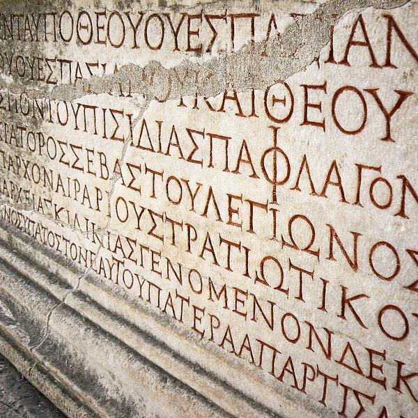 Fenikeliler'in alfabesi ticaret ile Anadolu'ya hatta Antik Yunan'a kadar yayıldı ve Yunanlılar da alfabeyi sesli harfleri ekleyerek alfabenin dönüşümüne büyük bir katkı sağladılar.