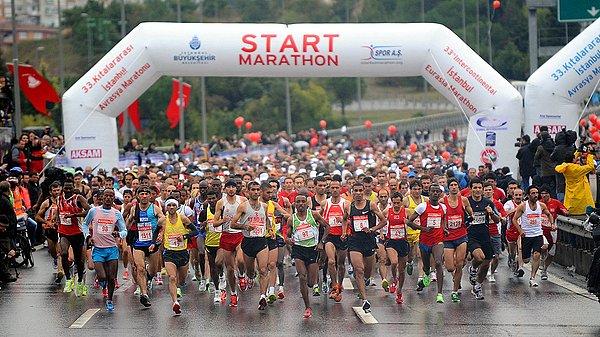 "Dünyanın kıtalararası koşulan tek maratonu" unvanını taşıyan maratonda toplamda 40 bin kişi koşacak.