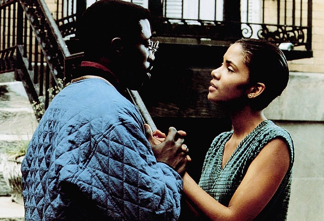 7. Halle Berry, Jungle Fever'da bir uyuşturucu bağımlısını oynamak için 10 gün boyunca duş almamış.