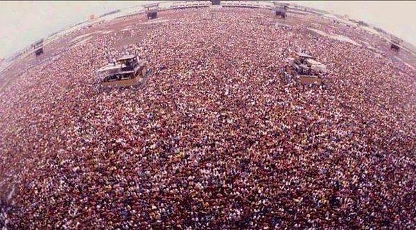 14. Metallica'nın 1991 yılındaki Moskova konserine 1.6 milyon insan katılmıştır!