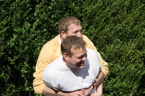 3. Маневр Геймлиха (это быстрая и эффективная манипуляция, относящаяся к первой помощи) был изобретен только в 1974 году