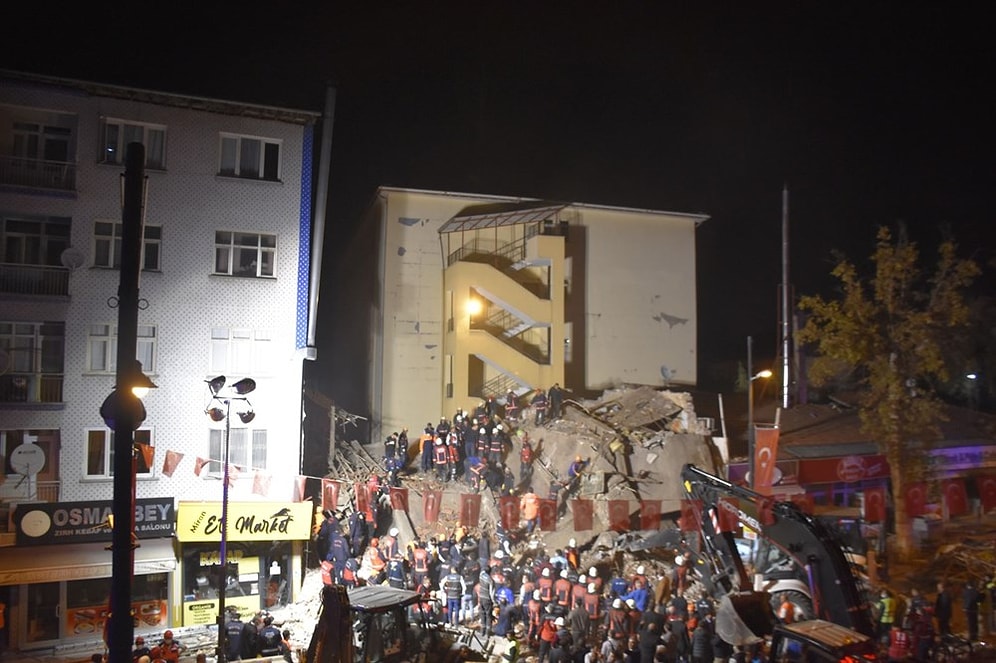 Malatya'da Çöken Binada Çalışan İşçiler: 'Binanın Çürük Olduğunu Söyledik'