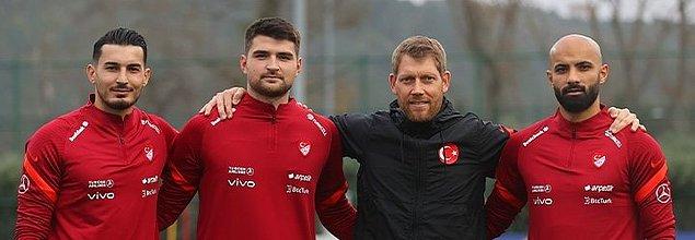 Ay-yıldızlı takımın teknik direktörü Stefan Kuntz, Beşiktaş'ın genç kalecisi Ersin Destanoğlu'nu ilk kez A Milli Takım'a davet etti.