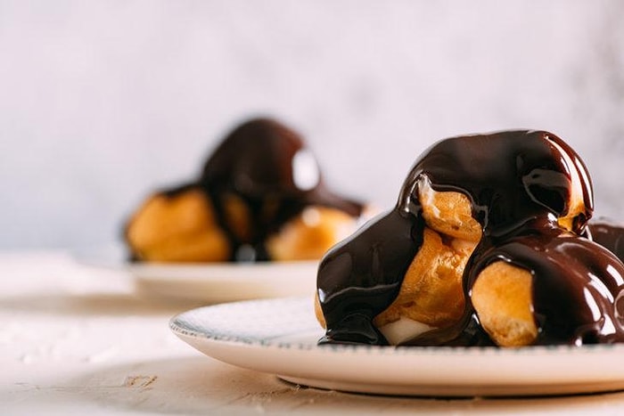 Profiterol Nasıl Yapılır? Lezzetiyle Damak Çatlatan Profiterol Tarifi...