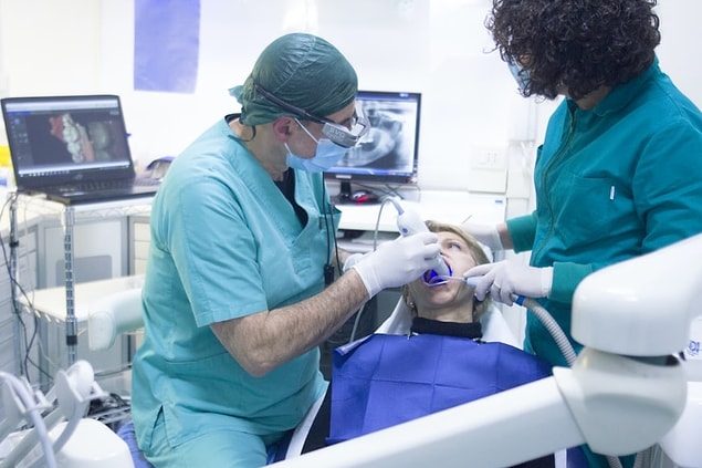 Eylül ayında, Lisa Martyn'ın yeni bir diş kaplaması için diş doktoruna gitmesi gerekiyordu.