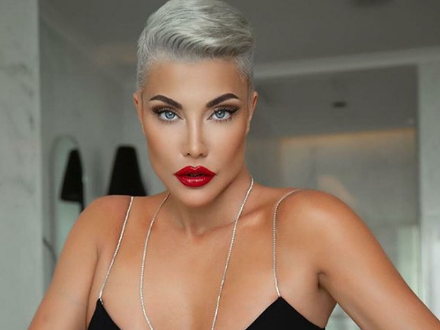 Bircan Bali ve Seren Serengil'i suçlayarak programdan ayrıldığını duyuran Deniz Akkaya'ya bakalım karşı bir atak gelecek mi?