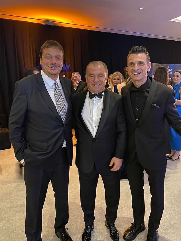 Sizce bu fotoğraftaki antrenörlerin toplam kaç şampiyonluğu vardır? 🏆