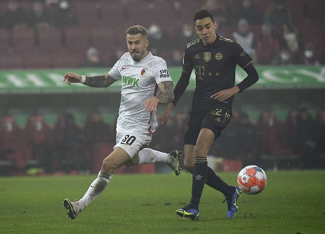 Bundesliga'nın 12. haftasının açılış maçında lider Bayern Münih, deplasmanda Augsburg'a konuk oldu.