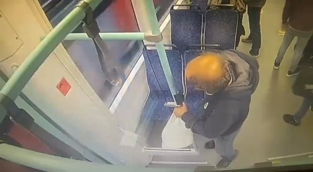 Köpek Boji'nin Tramvaya Kaka Yaptığı İddia Edilmişti: O Kakayı Bir Vatandaş Bırakarak Boji'ye İftira Atılmış!