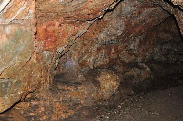20. Damlataş oluşumlarının örnekleri için Parsık Mağarası...