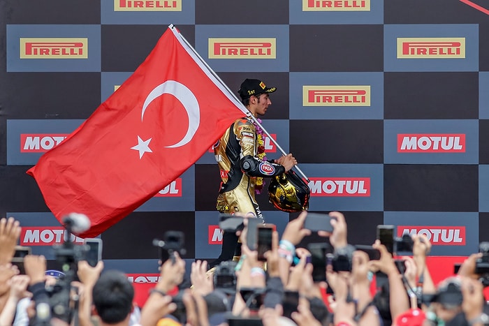 🏍️ Bir İlki Başardı: Milli Motosikletçi Toprak Razgatlıoğlu Dünya Şampiyonu!