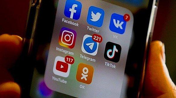 15. Emniyet Genel Müdürlüğü, 'Halkı sokağa çağıran ve manipülatif 271 sosyal medya hesabı için yasal işlem başlatıldı' açıklamasını yaptı.