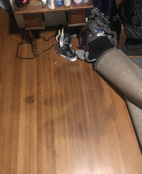 6. Мой друг только что купил новый дом и показал мне, где он нашел бывшего хозяина