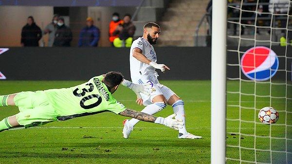 Puanını 12 yapan Real Madrid, liderlik koltuğuna oturdu ve üst turu da garantiledi. FC Sheriff ise 6 puanla 3. sırada kaldı.