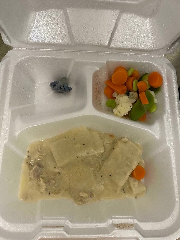 4. Обед моей бабушки в ее новом доме для престарелых - 3 тысячи долларов в месяц. Что это за хрень?