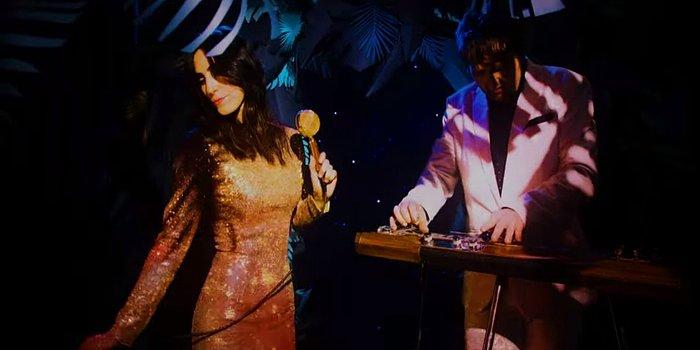 Tropikal Ama Karanlık Tınılarla Modern Aşk Şarkıları Yapan Bir Grup: Hula Hi-Fi