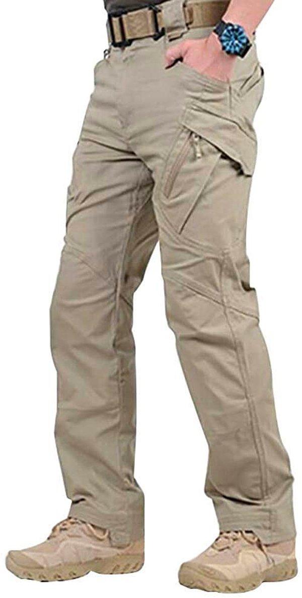 21. Erkeklere en çok yakışan kargo pantolon renklerinden biri de bu...