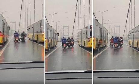 Lodos'tan Dolayı Köprüde İlerleyemeyen Motosikletli Kuryeleri 2 Metrobüs Şoförü Araya Alarak Yardım Etti