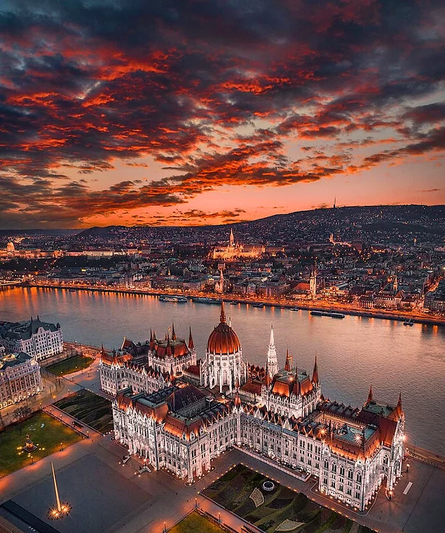Здание венгерского парламента, Будапешт