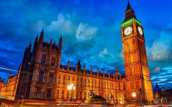 Londra'daki ünlü saat kulesi Big Ben'in saati ilk kez çalışmaya başladı.