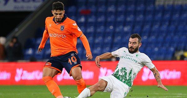 Medipol Başakşehir, 24'de Ahmed Kutucu'nun golüyle 1-0 öne geçerken Bodrumspor, 44'de Medeni Bingöl'ün golüyle eşitliği sağladı.