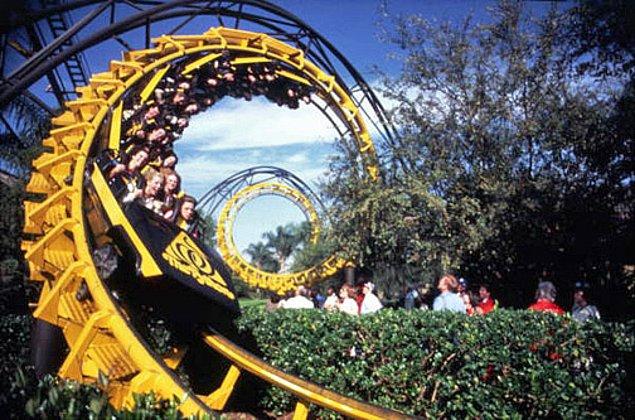 5. 1976'da kalp rahatsızlığı olan bir adam, SeaWorld'ün Busch Gardens'ında yeni hız treni The Python'a bindikten sonra hayatını kaybetti.