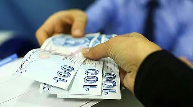 7. "Hepimiz asgari ücretin 2022 yılında ne kadar olacağını merak ediyoruz. Bunun en büyük nedenleri ise enflasyonun korkutucu derecedeki artışı ve alım gücünün düşmesi. Bu bağlamda bizler asgari ücreti düşünürken bir yandan da 2022 yılında AGİ ne kadar olacak bu da tartışılmaya başlandı."