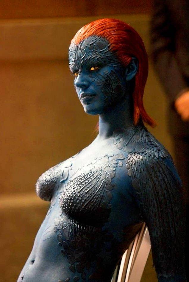 40. Rebecca Romijn, 'X-Men' filminden 'X-Men: The Last Stand' filmine kadar Raven Darkholme/Mystique'i canlandırdı.