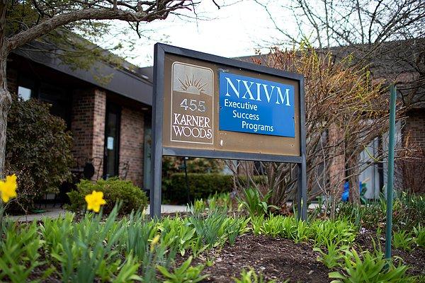NXIVM, 1998 yılında New York'ta kuruldu.