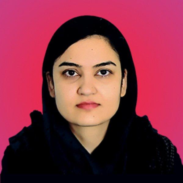 76. Saeeda Etebari (Afganistan) – Mücevher tasarımcısı: