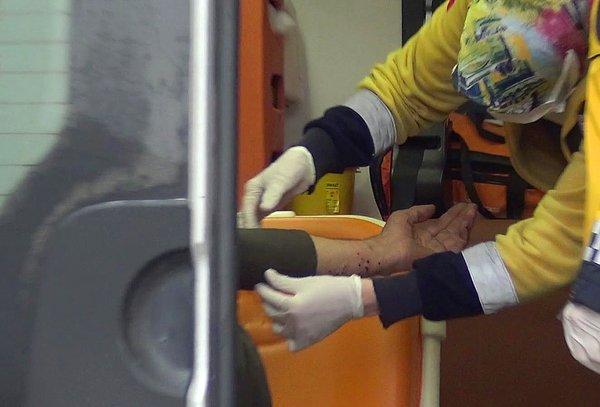 İhbar üzerine gelen sağlık ekiplerince ambulansla hastaneye kaldırılan Gökhan Z., tedavisinin ardından taburcu edildi.