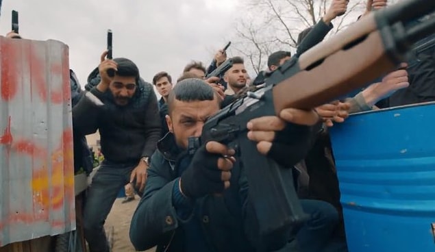 Mesela Çukur’da 5 kez genel şiddet, 96 kez silah görünümü veya söylemi, 12 kez bağırma 30 şiddet, tehdit ve ölüm söylemi gibi pek çok tetikleyici sahne vardı.