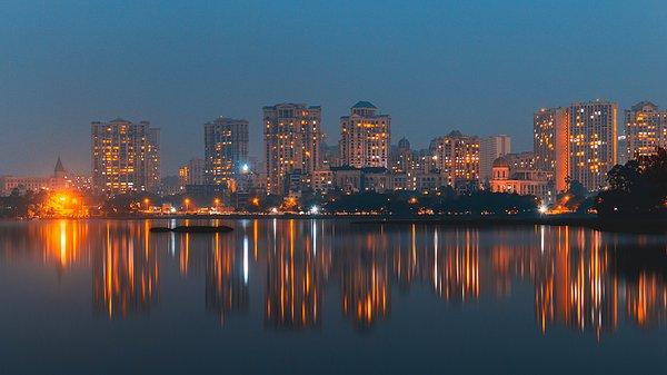16. Mumbai, Hindistan'ın ticari ve finansal merkezidir.