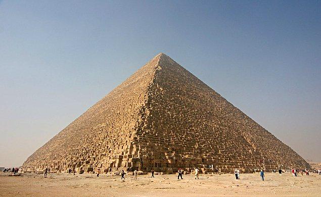 Firavunların piramit inşa ettirmeyi neden bıraktığı kesin olarak bilinmiyor.