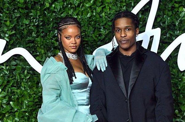 10. Rihanna ve A$AP Rocky'nin ilişkisi, bu yıl herkesin favorisi oldu! 🤩