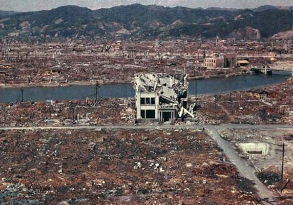 14. Hiroşima'da patlayan atom bombası, maddi fisyonunun sadece yüzde 1,7'sine sahipti ve aslında verimsiz olarak kabul edildi.