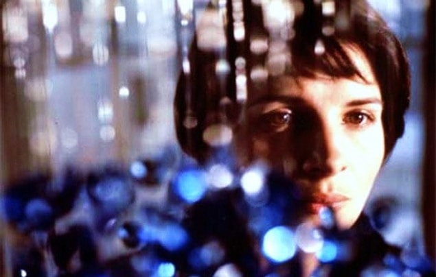 4. Polonya: Üç Renk: Mavi (1993)