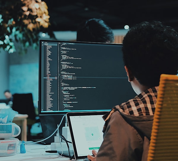 11. Подружитесь с ИТ-командой на работе.