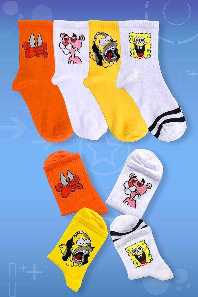 6. Karakterli çoraplar da artık her yerde. Sponge Bob, Pink Panther, The Simpsons sevenler için çok tatlı bir çorap seti bu da.