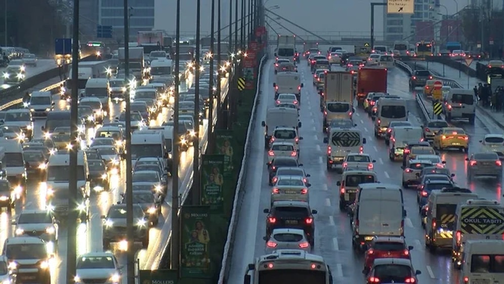 İstanbul'da Trafik Yoğunluğu Yüzde 80'e Ulaştı!