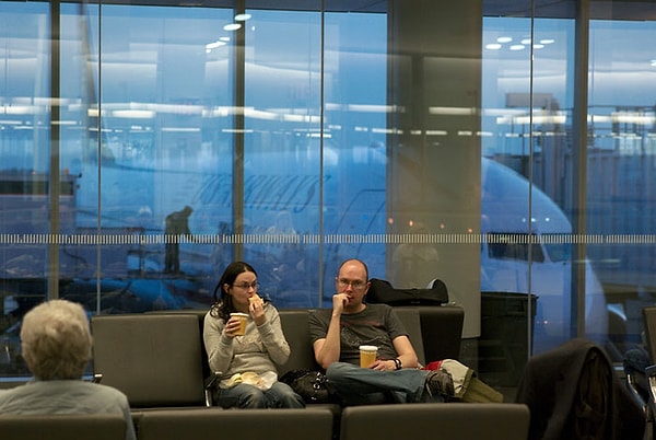 8. Никакой охраны в аэропортах.