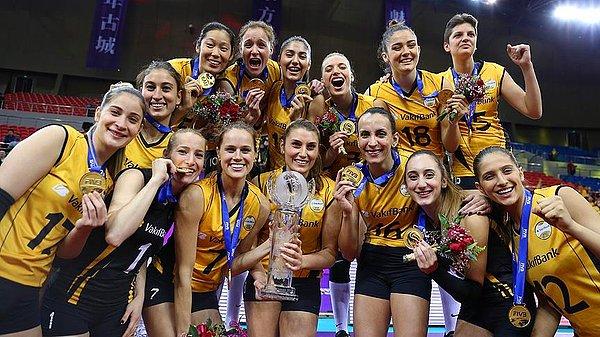 FIVB Kadınlar Dünya Kulüpler Şampiyonası'nda İtalya temsilcisi Imoco Conegliano'yu 3-2 mağlup ederek 4'üncü kez dünya şampiyon olan VakıfBank'ın oyuncusu voleybolcu Zehra Güneş de Sezen'in o meşhur sözleriyle paylaşım yaptı.