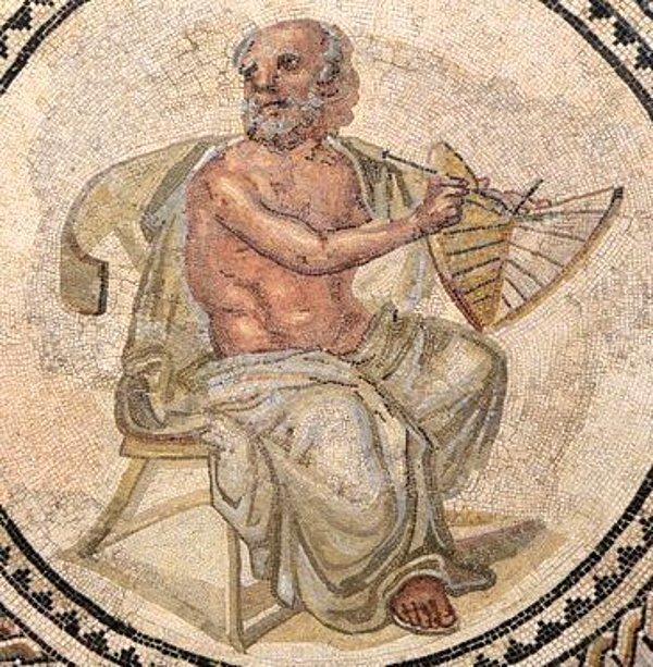 Aristoteles'in kendisi de zaman içinde daha da geriye, Yunanlı seleflerine işaret ediyor.