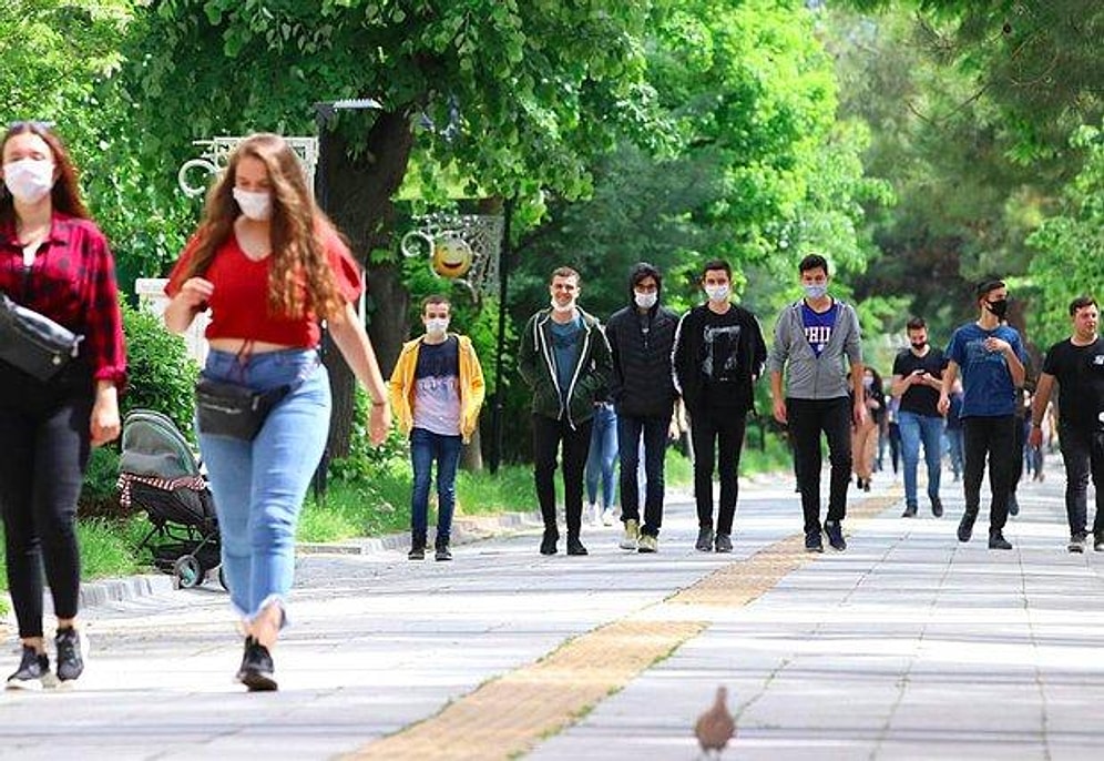 YÖK: 'Son Beş Yılda 230 Bin Öğrenci Kaydını Dondurdu'