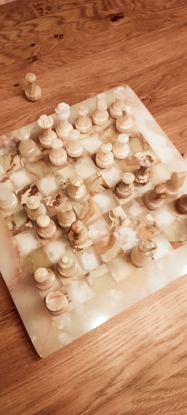 2. "Так стоп.. я что-то запутался... Где твои, а где мои?"