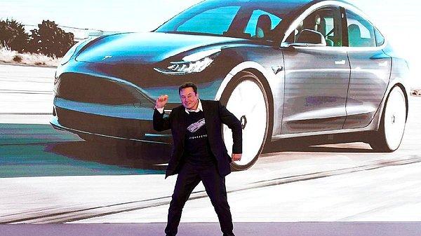 Tesla ise konuyla ilgili bir duyuru yapmadı. Elon Musk'ın kurduğu şirket, bu özelliğin tehlikeli olması nedeniyle eleştiriliyordu.