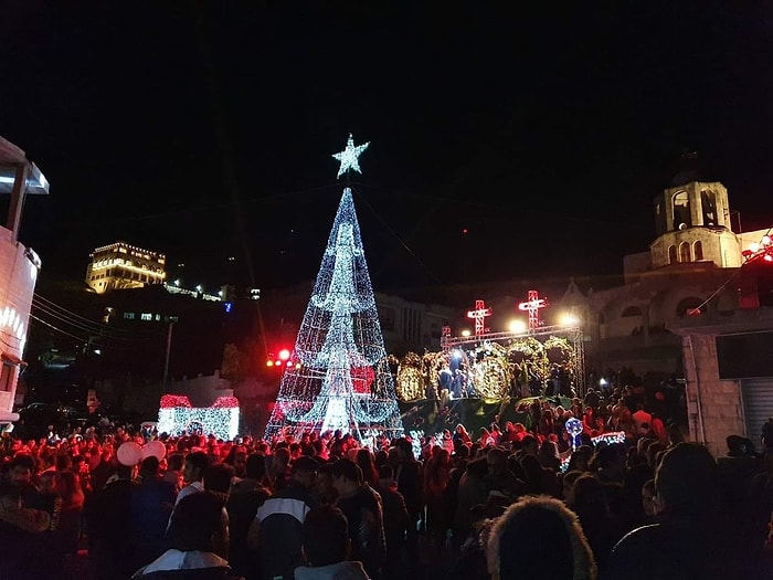 Suriye'nin Marmarita Şehrinde Coşkulu Noel Kutlamalarını Gösterdiği İddia Edilen Görüntüler