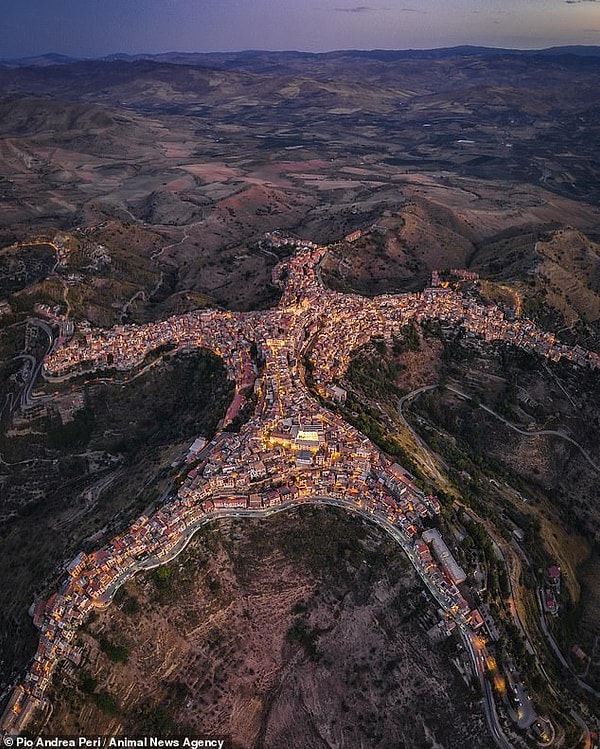 Перед созданием фотографий Пио тщательно изучил местность, чтобы убедиться, что сильный ветер не помешает ему сделать идеальный снимок.